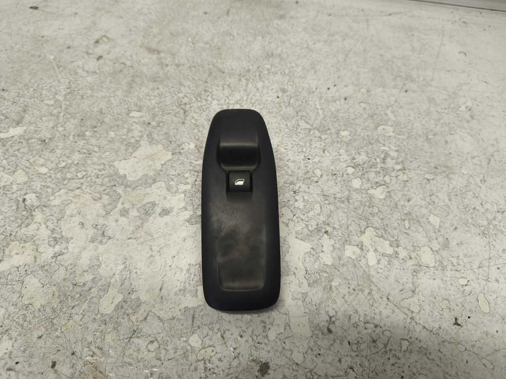 BOUTON LEVE VITRE PEUGEOT 208 DROIT - Vue 1